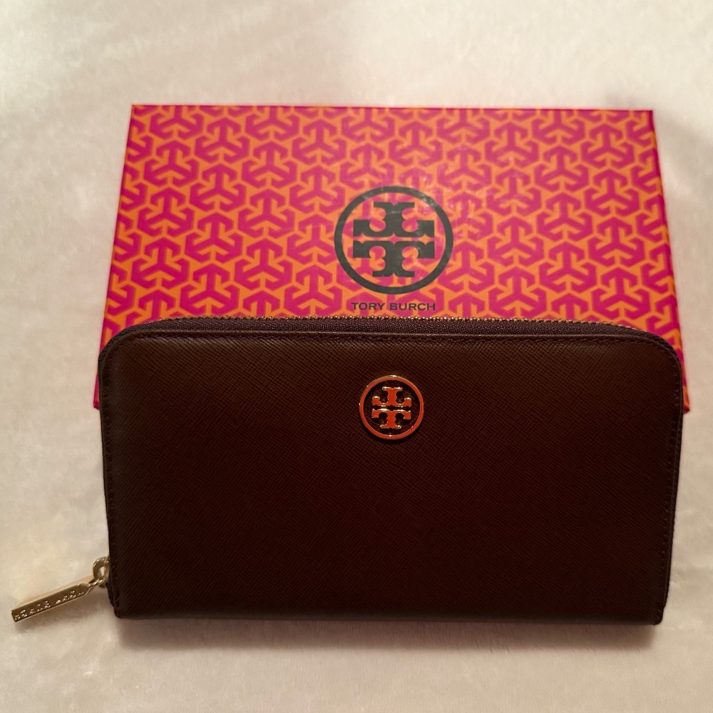 NWT, Tory Burch, Robinson Zip Continental Leather Wallet, Dark Brown